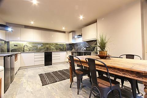 undefined, Duke Road, Chiswick, London, W4