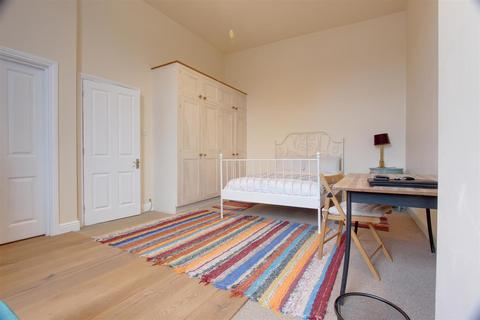 undefined, Duke Road, Chiswick, London, W4