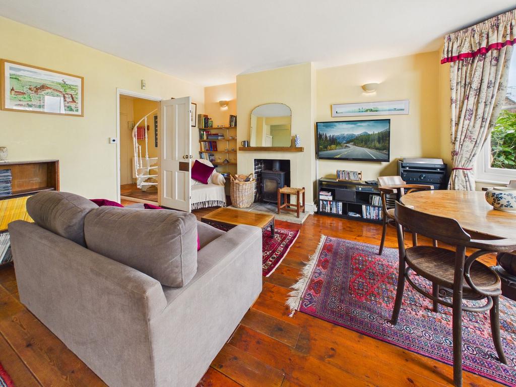 Sitting/living room