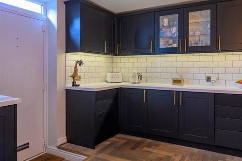 3 bedroom end of terrace house for sale, Pickard Lane, Silsden