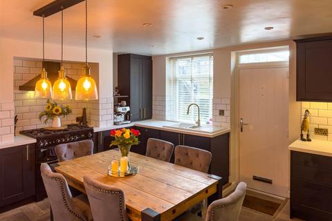 3 bedroom end of terrace house for sale, Pickard Lane, Silsden