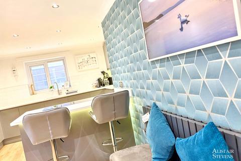 undefined, Mollis Grove, Moorside