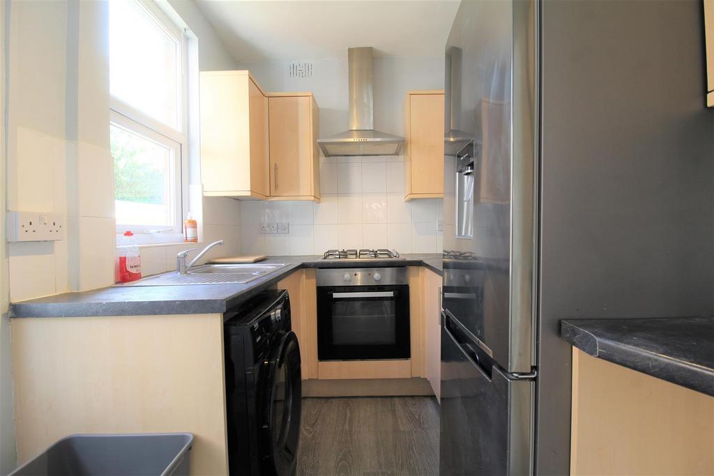 5 Kitchen.JPG