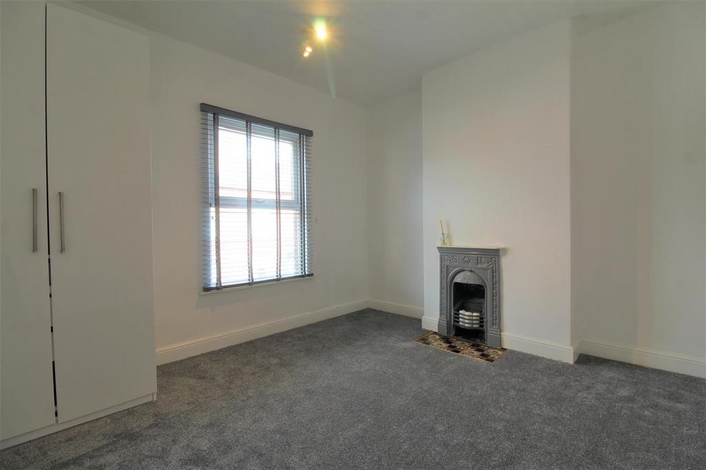 6 Bedroom 1.JPG