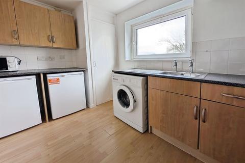 undefined, Southampton SO16