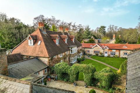undefined, Green Dene, East Horsley, KT24