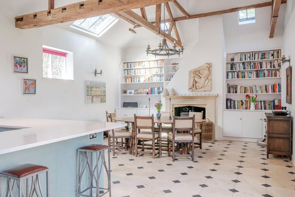 Kitchen/Breakfast Rm