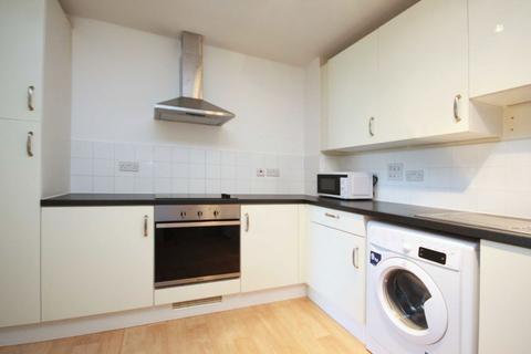 2 bedroom flat to rent, Millharbour, London E14