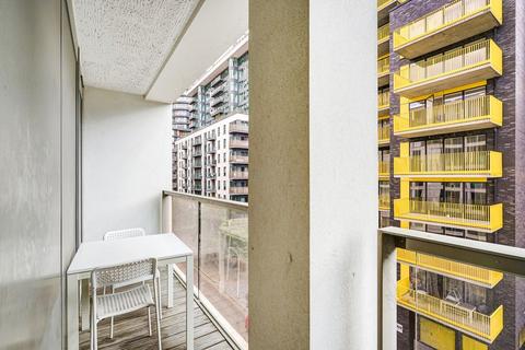 2 bedroom flat to rent, Millharbour, London E14