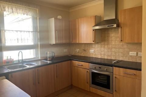 3 bedroom flat to rent, Cleghorn Street, West End, Dundee, DD2