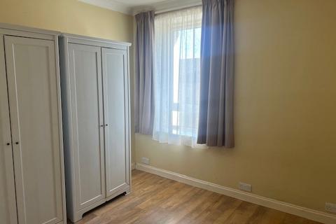 3 bedroom flat to rent, Cleghorn Street, West End, Dundee, DD2