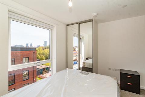 2 bedroom apartment to rent, Empyrean, Salford, M7