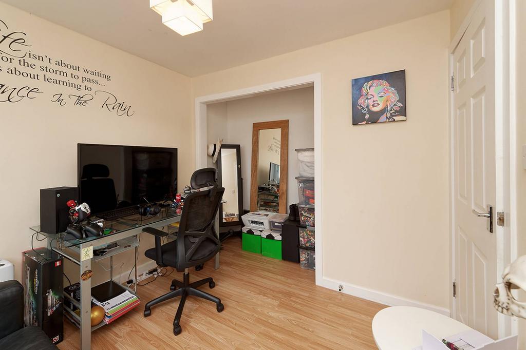 MFL3259740 736.jpg