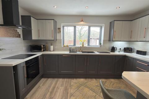 3 bedroom detached house for sale, Lakeside, Aberdare CF44