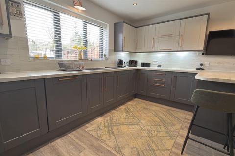 3 bedroom detached house for sale, Lakeside, Aberdare CF44