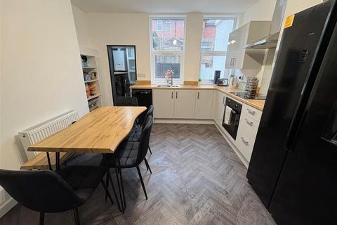 3 bedroom terraced house for sale, Booth Street, Cleckheaton BD19