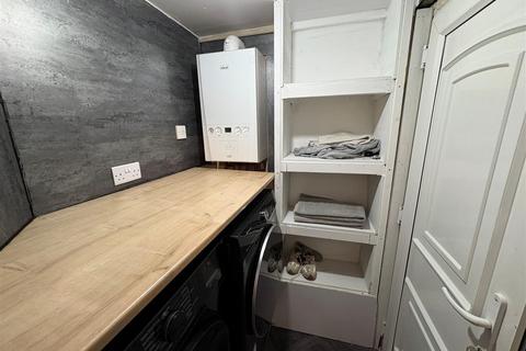 3 bedroom terraced house for sale, Booth Street, Cleckheaton BD19