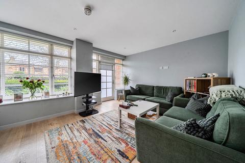Ravenscourt Gardens, London