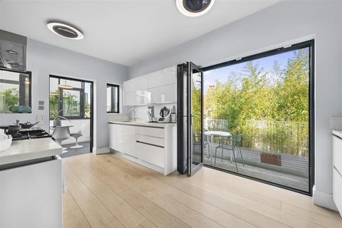 4 bedroom house for sale, Park Avenue, Golders Hill Park, NW11