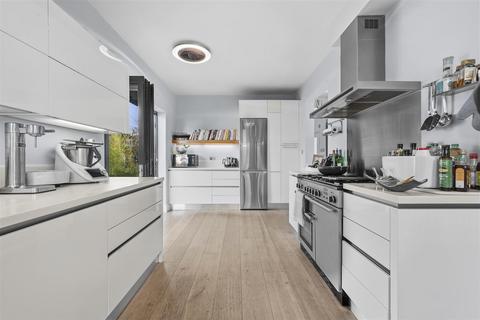 4 bedroom house for sale, Park Avenue, Golders Hill Park, NW11