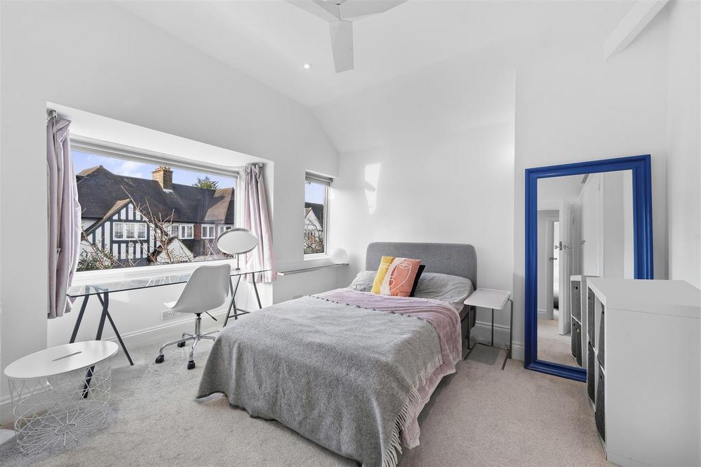 BEDROOM2 (4).jpg