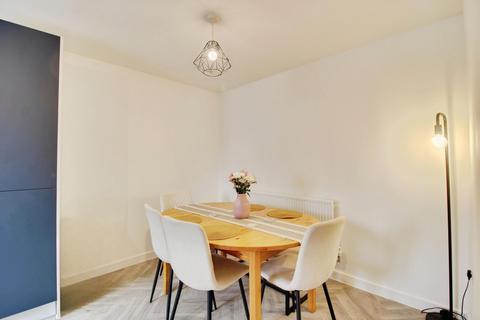 undefined, Cinnabar, Swindon, SN3