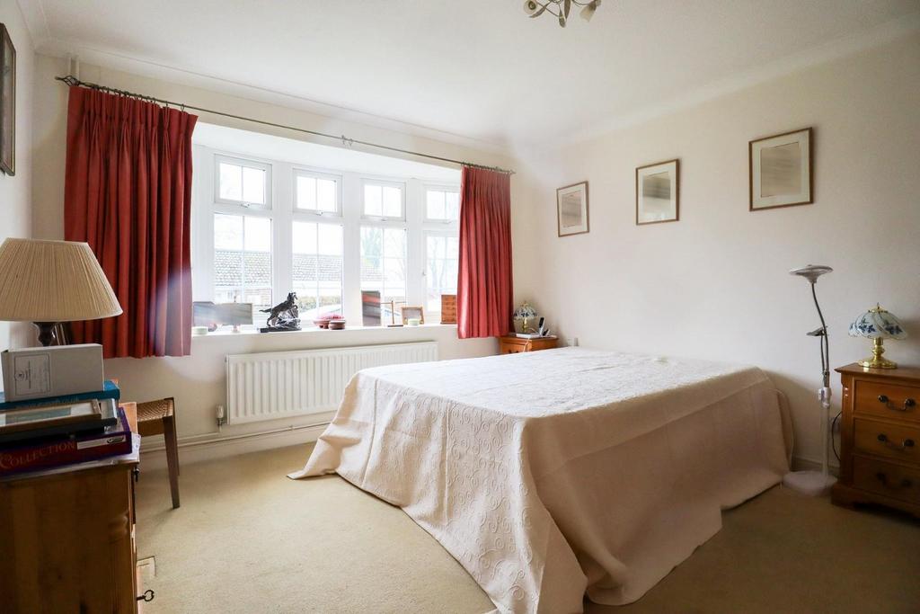 Bedroom 1.jpg