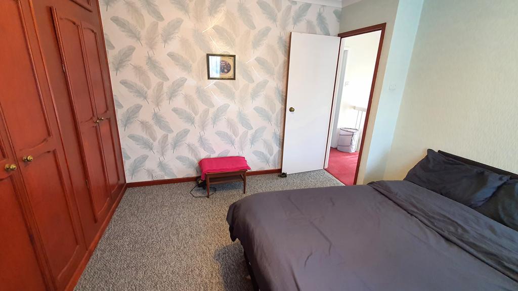 Rear bedroom