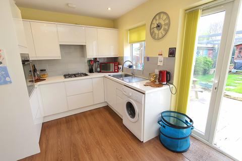 4 bedroom end of terrace house for sale, East Barnet Road, EN4