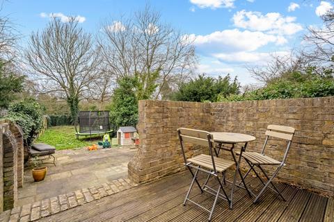 3 bedroom apartment to rent, North End Way, London, NW3