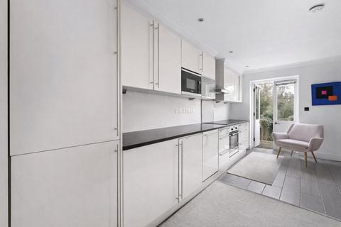 3 bedroom apartment to rent, North End Way, London, NW3