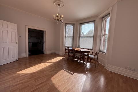 2 bedroom apartment to rent, Cavendish Road, BOURNEMOUTH