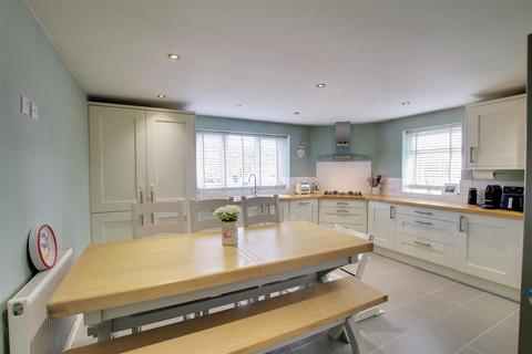undefined, Burstellars, St. Ives