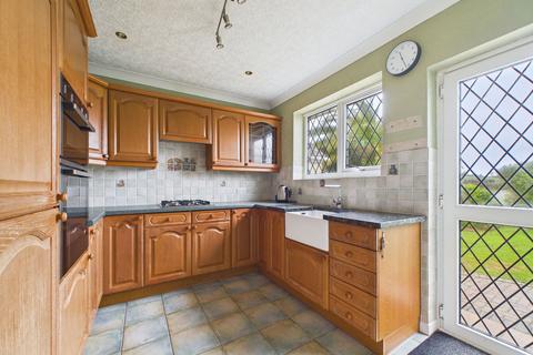 2 bedroom detached bungalow for sale, Broadsands Avenue, Paignton