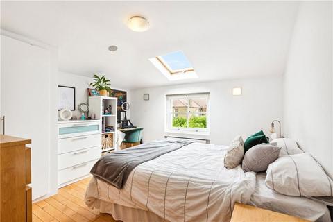 2 bedroom flat for sale, Tunley Road, London SW17