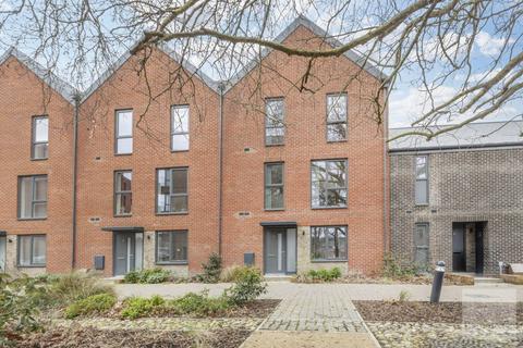 3 bedroom townhouse to rent, River Lane, Norwich NR3