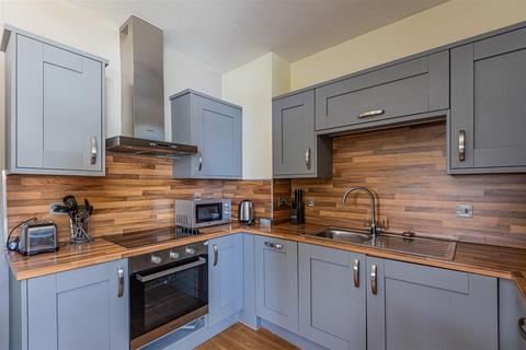 2 bedroom apartment to rent, Cathedral Road, Cardiff CF11