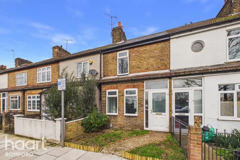 3 bedroom terraced house for sale, Marks Road, Romford, RM7 7AH