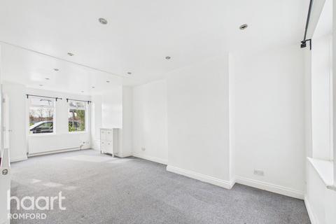 Marks Road, Romford, RM7 7AH