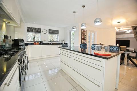 5 bedroom detached house for sale, Bryn Dryslwyn, Bridgend