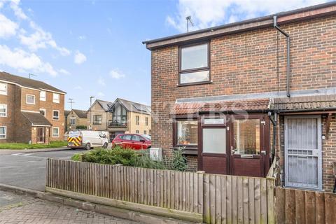 2 bedroom end of terrace house for sale, Whitbread Close, London, N17