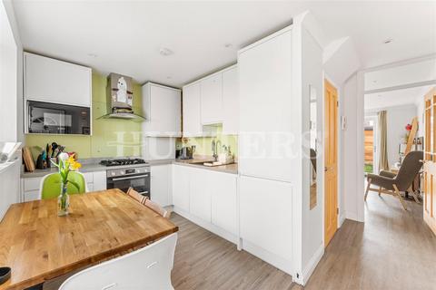 2 bedroom end of terrace house for sale, Whitbread Close, London, N17