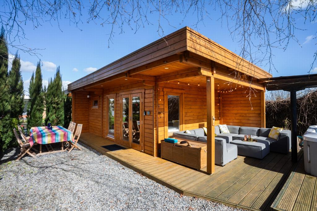 Garden room