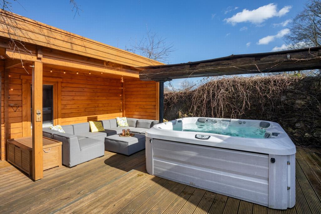 Entertainment space