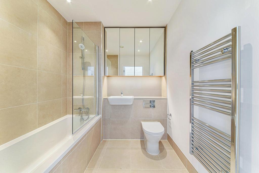Bathroom - Royal Cap