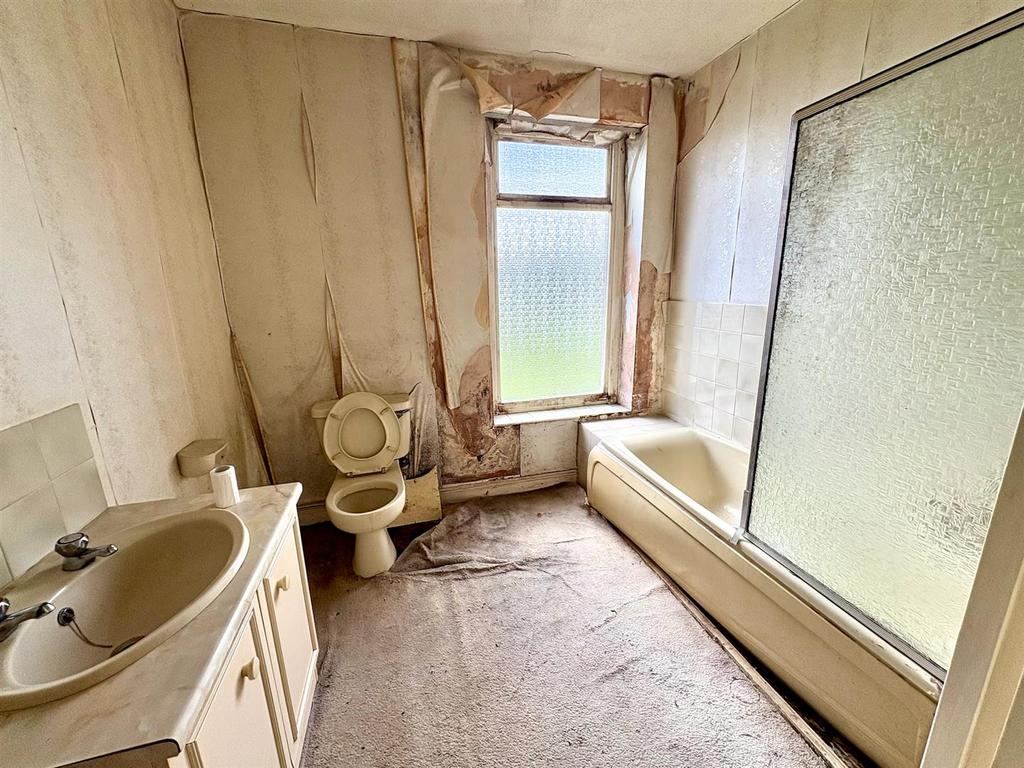 Bramleys Estate Agents - Springfield Terrace - Hal