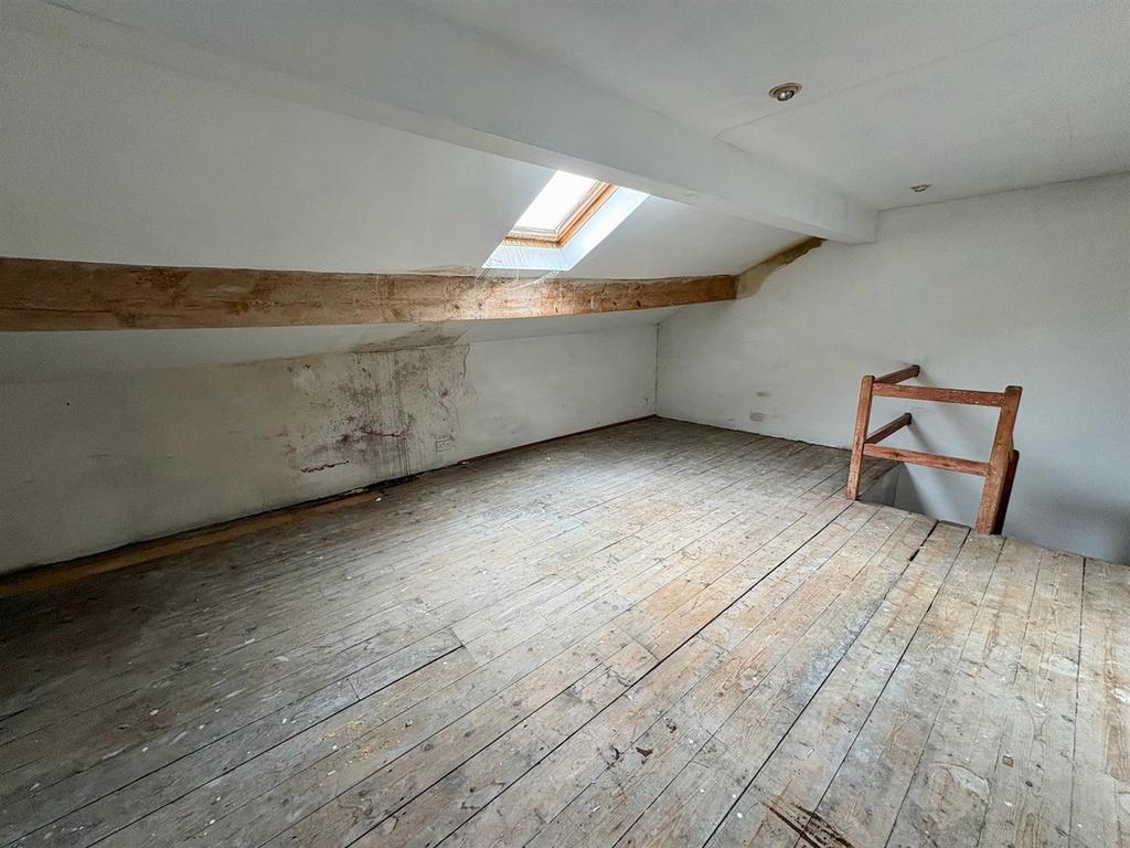 Bramleys Estate Agents - Springfield Terrace - Hal