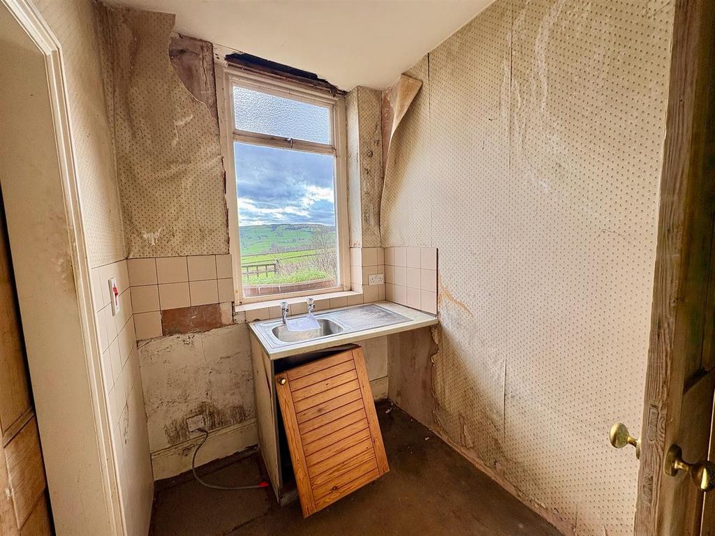 Bramleys Estate Agents - Springfield Terrace - Hal