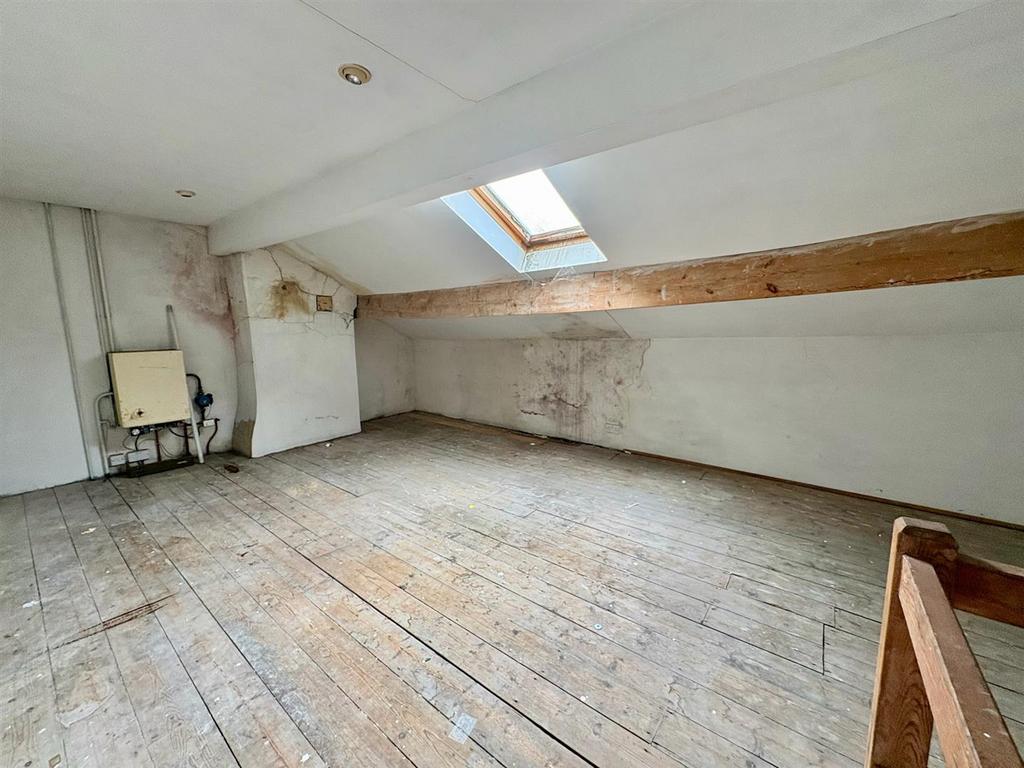 Bramleys Estate Agents - Springfield Terrace - Hal