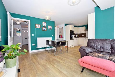 5 bedroom detached house to rent, Wellers Close, Felpham, Bognor Regis, PO22